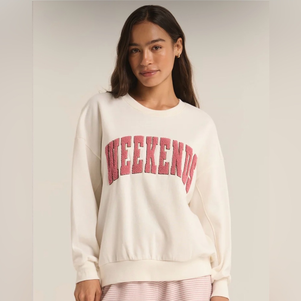 New, Z Lounge Oversized “Weekends” Sweatshirt 💕